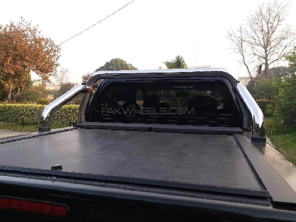 Toyota Hilux 2011 for Sale in Nowshera Toyota Hilux 2011 for Sale in Nowshera Image-17