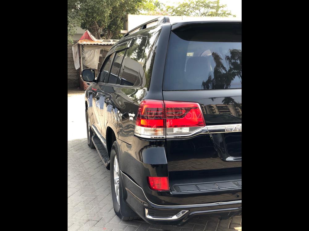 Toyota Land Cruiser 2016 for Sale in Karachi Toyota Land Cruiser 2016 for Sale in Karachi Image-5