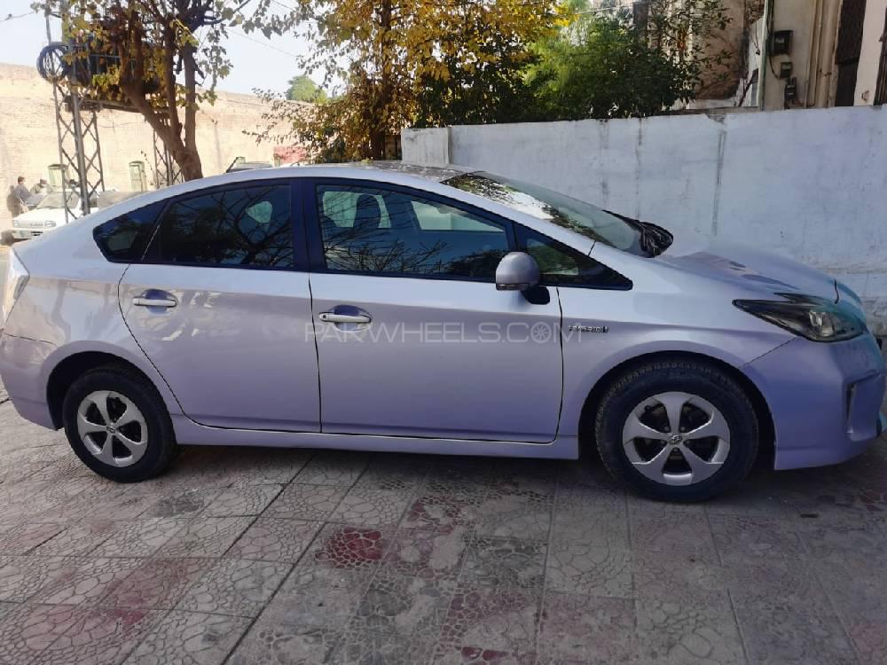 Toyota Prius 2013 for Sale in Peshawar Toyota Prius 2013 for Sale in Peshawar Image-11