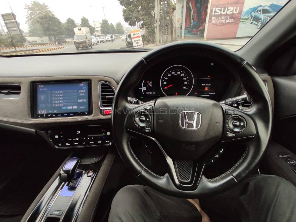 Honda Vezel 2017 for Sale in Lahore Honda Vezel 2017 for Sale in Lahore Image-8