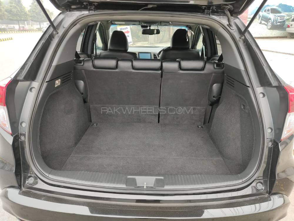 Honda Vezel 2017 for Sale in Lahore Honda Vezel 2017 for Sale in Lahore Image-12