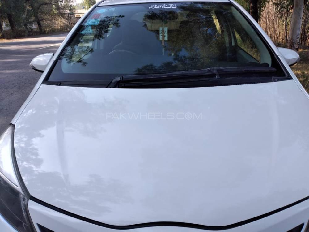 Toyota Vitz 2011 for Sale in Peshawar Image-1
