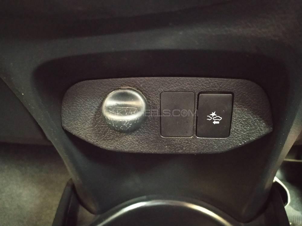 Toyota Vitz 2016 for Sale in Karachi Toyota Vitz 2016 for Sale in Karachi Image-6