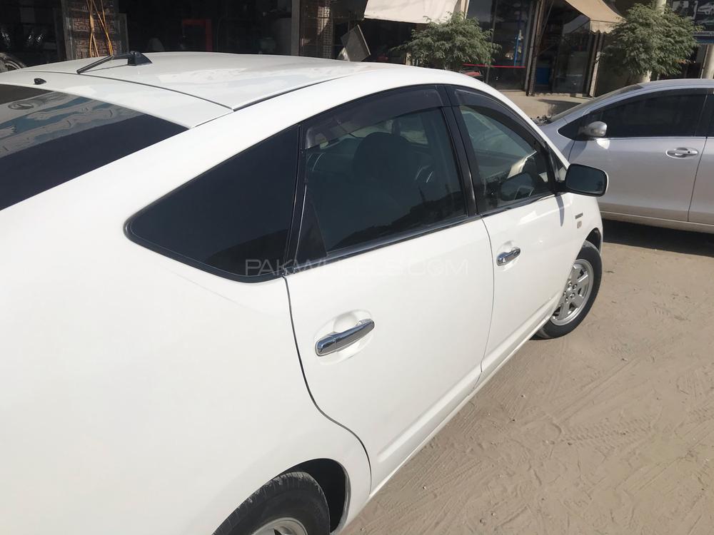 Toyota Prius 2006 for Sale in Dera ismail khan Toyota Prius 2006 for Sale in Dera ismail khan Image-4