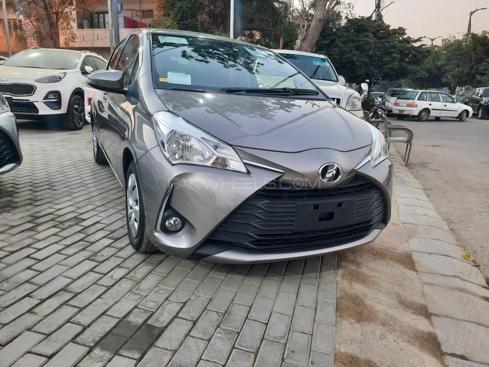 Toyota Vitz 2017 for Sale in Karachi Image-1