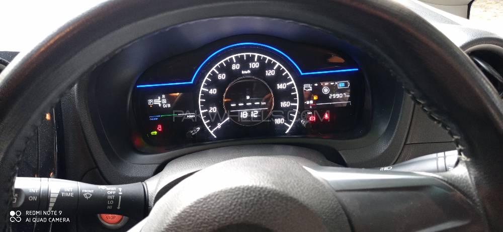 Nissan Note 2017 for Sale in Faisalabad Nissan Note 2017 for Sale in Faisalabad Image-11