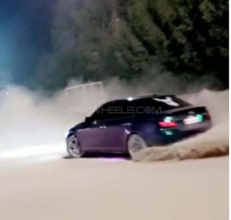 Toyota Mark X - 2005  Toyota Mark X - 2005  Image-3