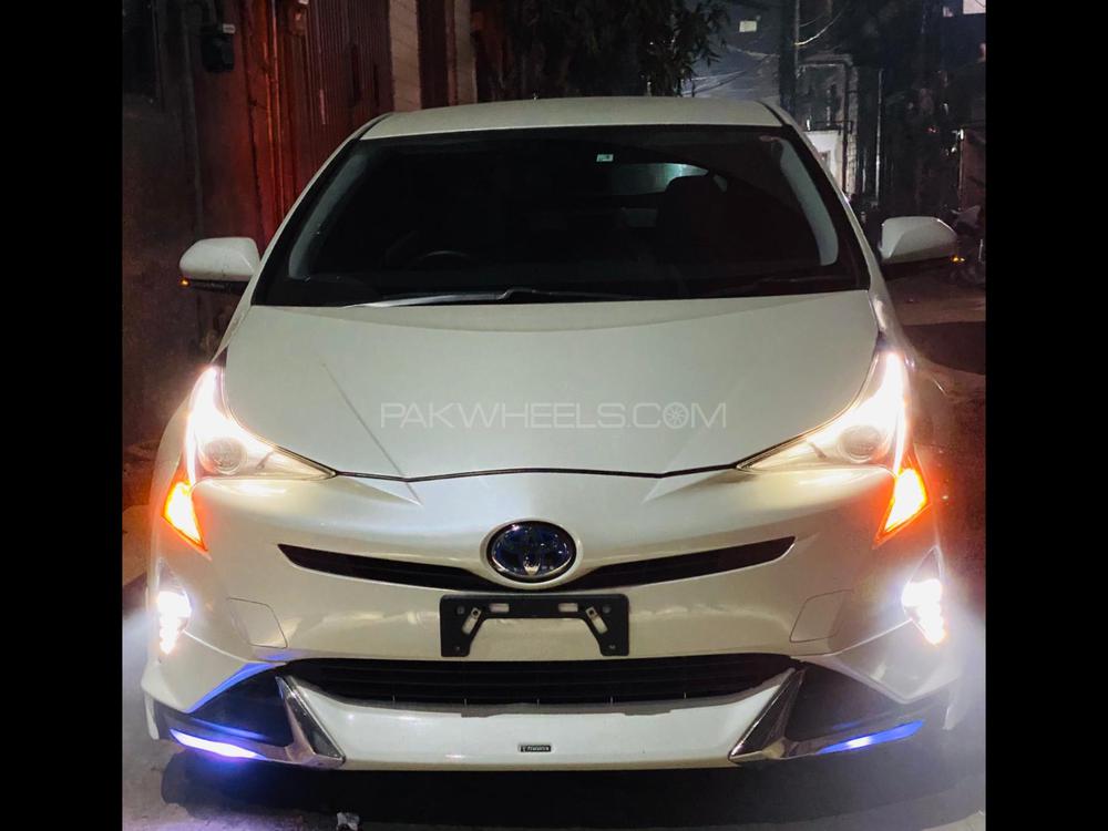 Toyota Prius 2017 for Sale in Lahore Toyota Prius 2017 for Sale in Lahore Image-18