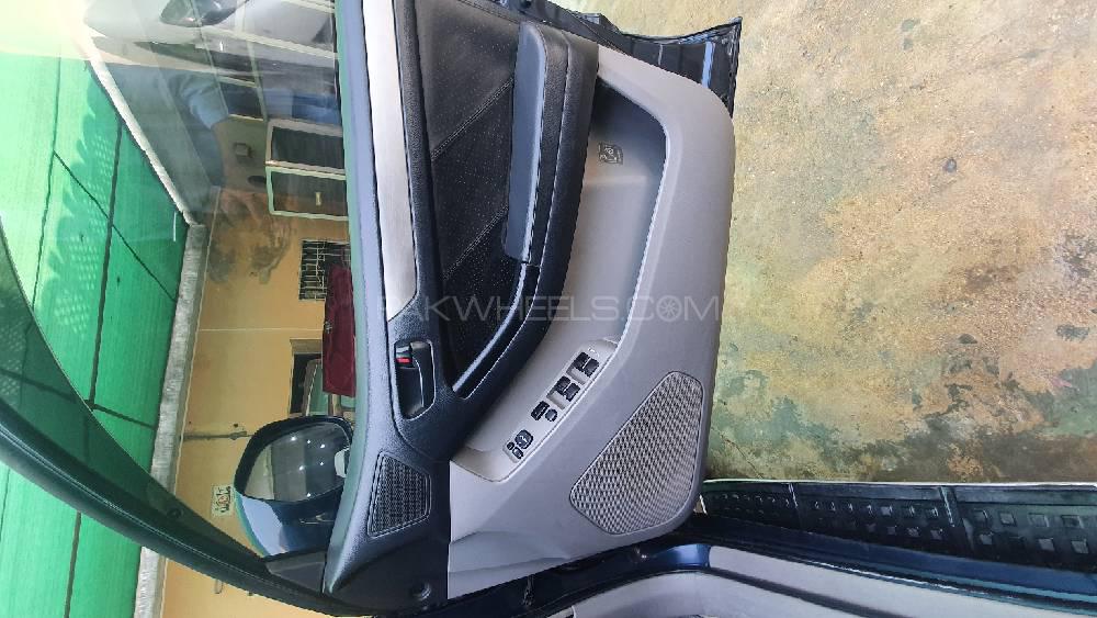 Toyota Surf 2004 for Sale in Karachi Toyota Surf 2004 for Sale in Karachi Image-10