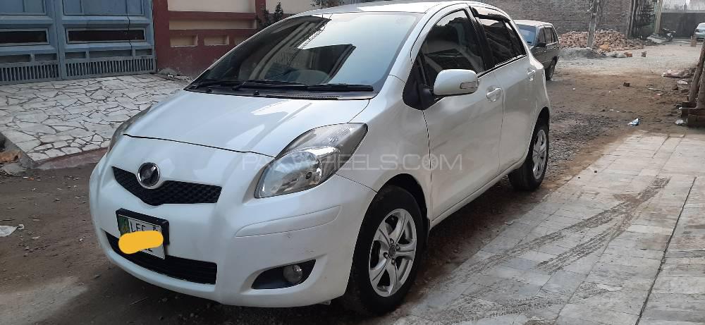 Toyota Vitz 2010 for Sale in Peshawar Image-1