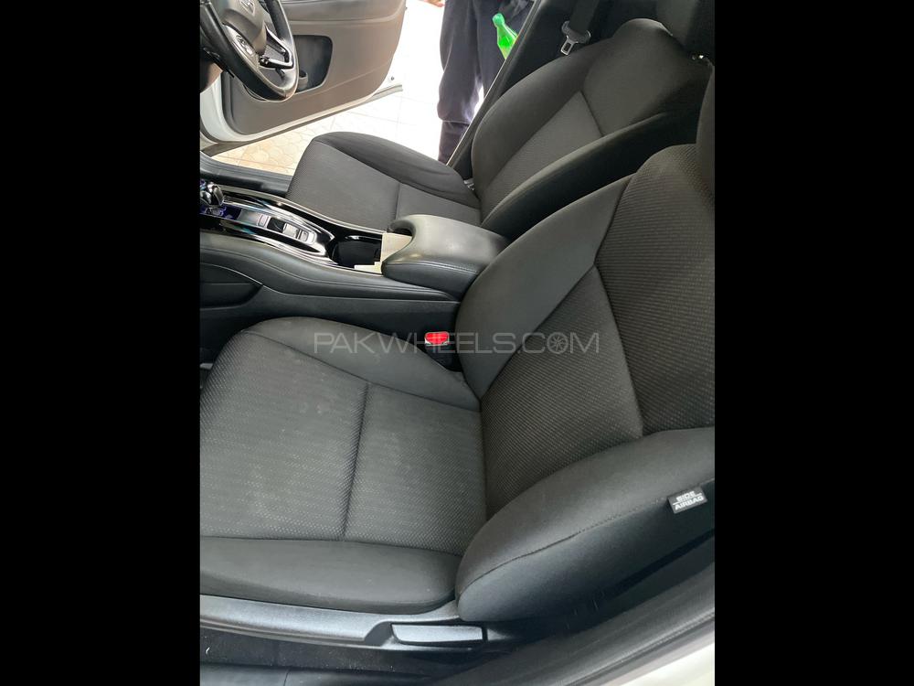 Honda Vezel 2015 for Sale in Lahore Honda Vezel 2015 for Sale in Lahore Image-9