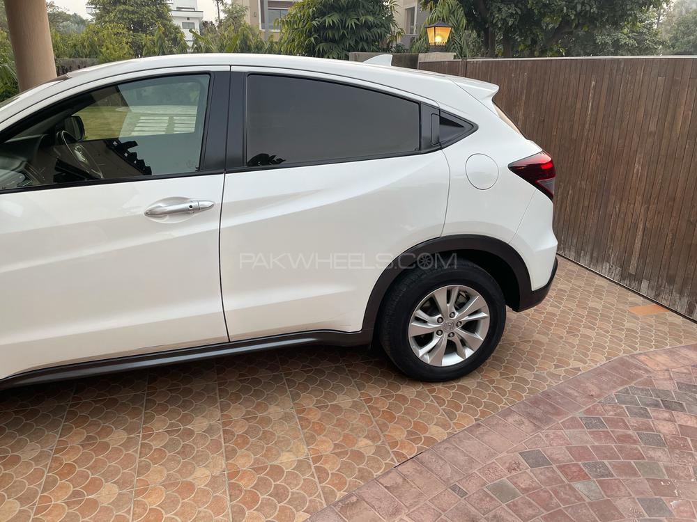 Honda Vezel 2015 for Sale in Lahore Honda Vezel 2015 for Sale in Lahore Image-3
