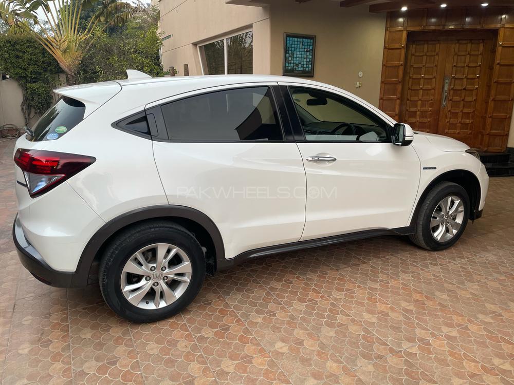 Honda Vezel 2015 for Sale in Lahore Honda Vezel 2015 for Sale in Lahore Image-4