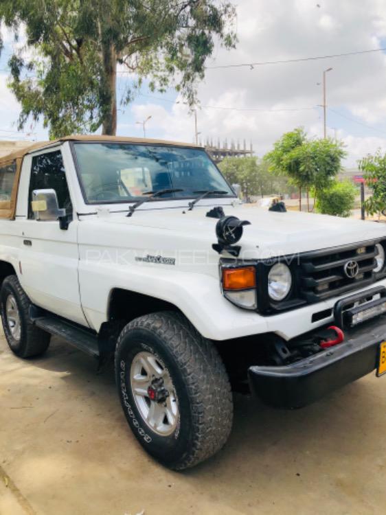 Toyota Land Cruiser - 1987  Toyota Land Cruiser - 1987  Image-4