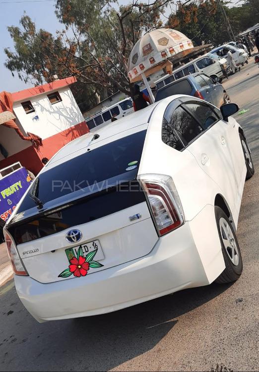 Toyota Prius 2013 for Sale in Islamabad Toyota Prius 2013 for Sale in Islamabad Image-4