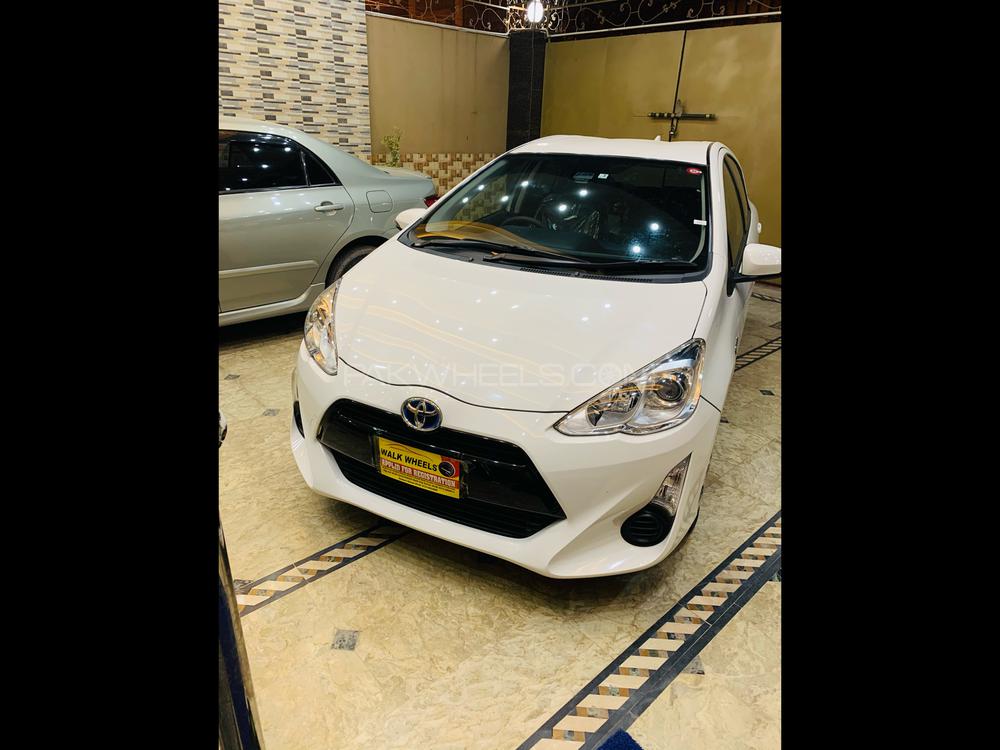 Toyota Aqua 2017 for Sale in Peshawar Image-1