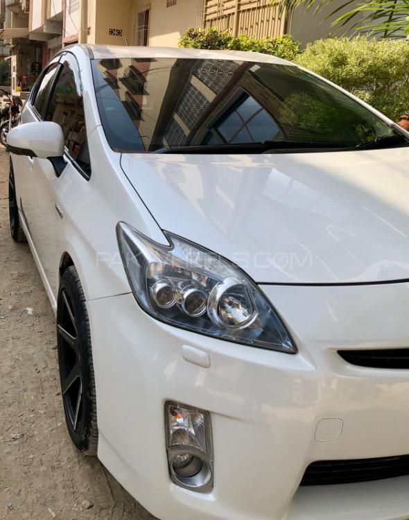 Toyota Prius - 2014  Toyota Prius - 2014  Image-2