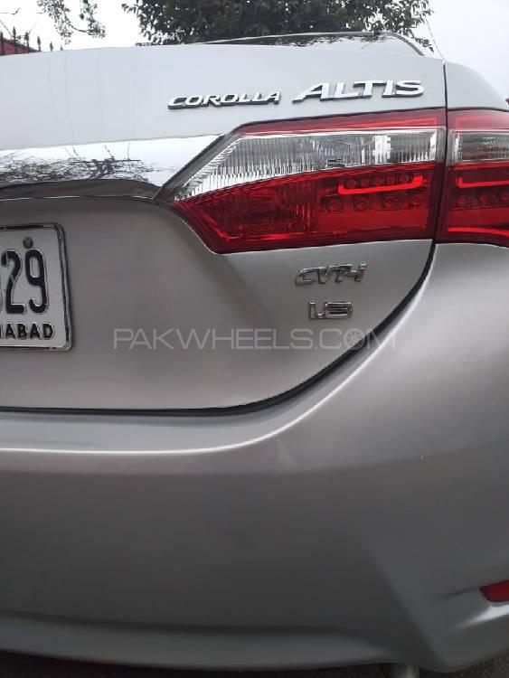 Toyota Corolla 2017 for Sale in Faisalabad Image-1