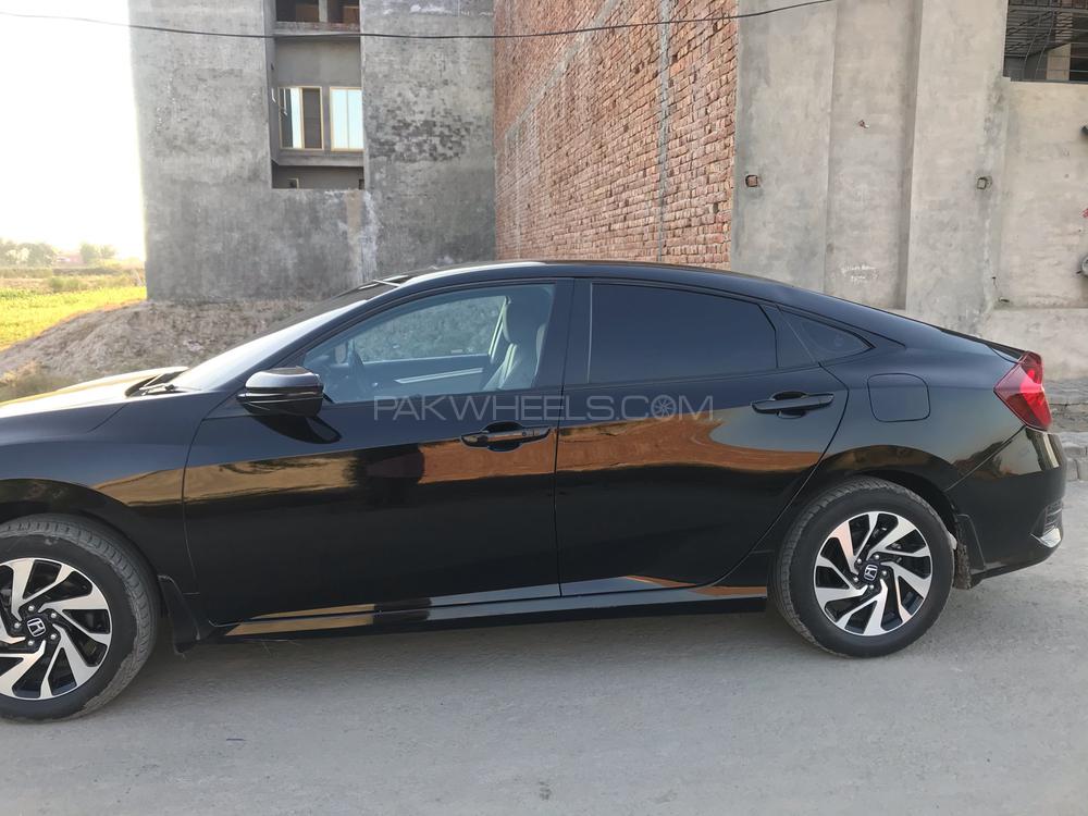 Honda Civic 2018 for Sale in Faisalabad Honda Civic 2018 for Sale in Faisalabad Image-4