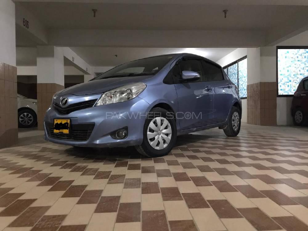 Toyota Vitz 2013 for Sale in Karachi Image-1