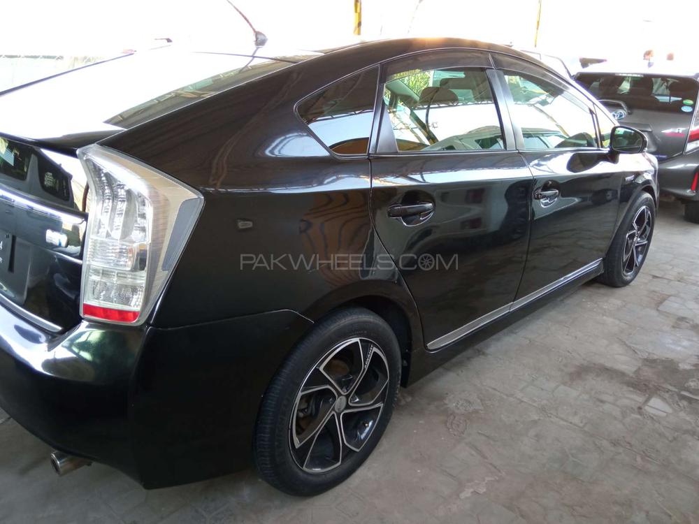 Toyota Prius 2010 for Sale in Rawalpindi Toyota Prius 2010 for Sale in Rawalpindi Image-3