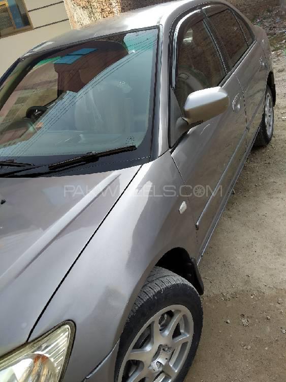 Honda Civic 2004 for Sale in Sahiwal Honda Civic 2004 for Sale in Sahiwal Image-3