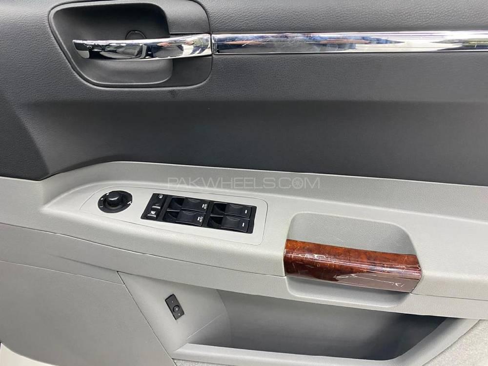 کرائسلر 300 سی 2006 for Sale in اسلام آباد کرائسلر 300 سی 2006 for Sale in اسلام آباد Image-7