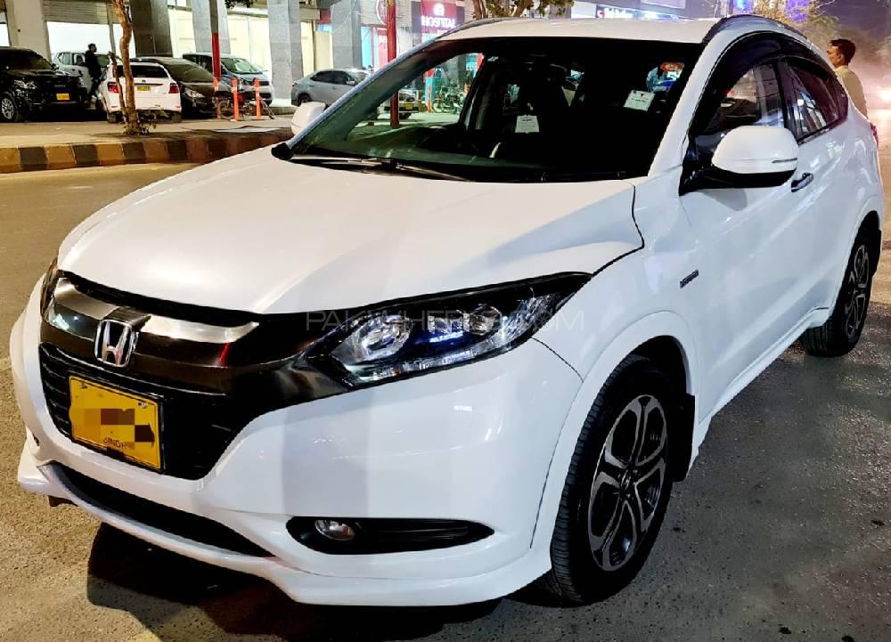 Honda Vezel 2015 for Sale in Karachi Image-1