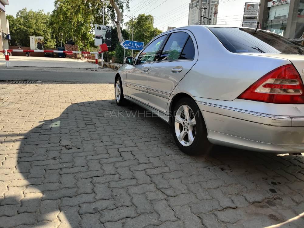Mercedes Benz C Class 2006 for Sale in Lahore Mercedes Benz C Class 2006 for Sale in Lahore Image-5
