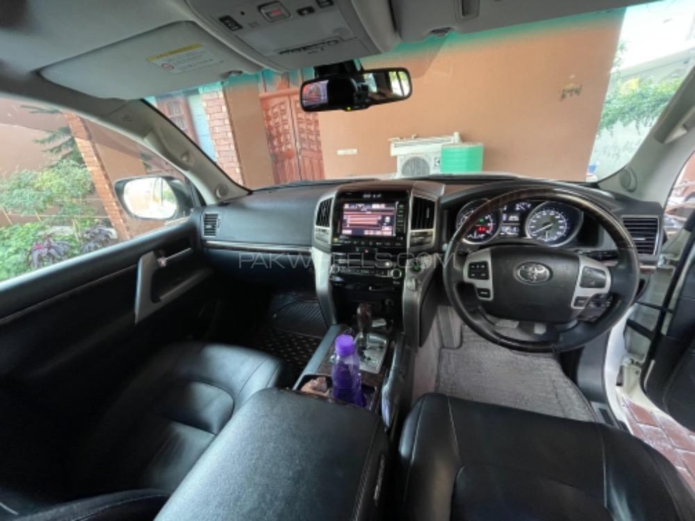 ٹویوٹا لینڈ کروزر 2012 for Sale in لاہور ٹویوٹا لینڈ کروزر 2012 for Sale in لاہور Image-9