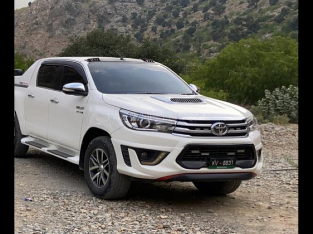 Toyota Hilux 2017 for Sale in Islamabad Image-1