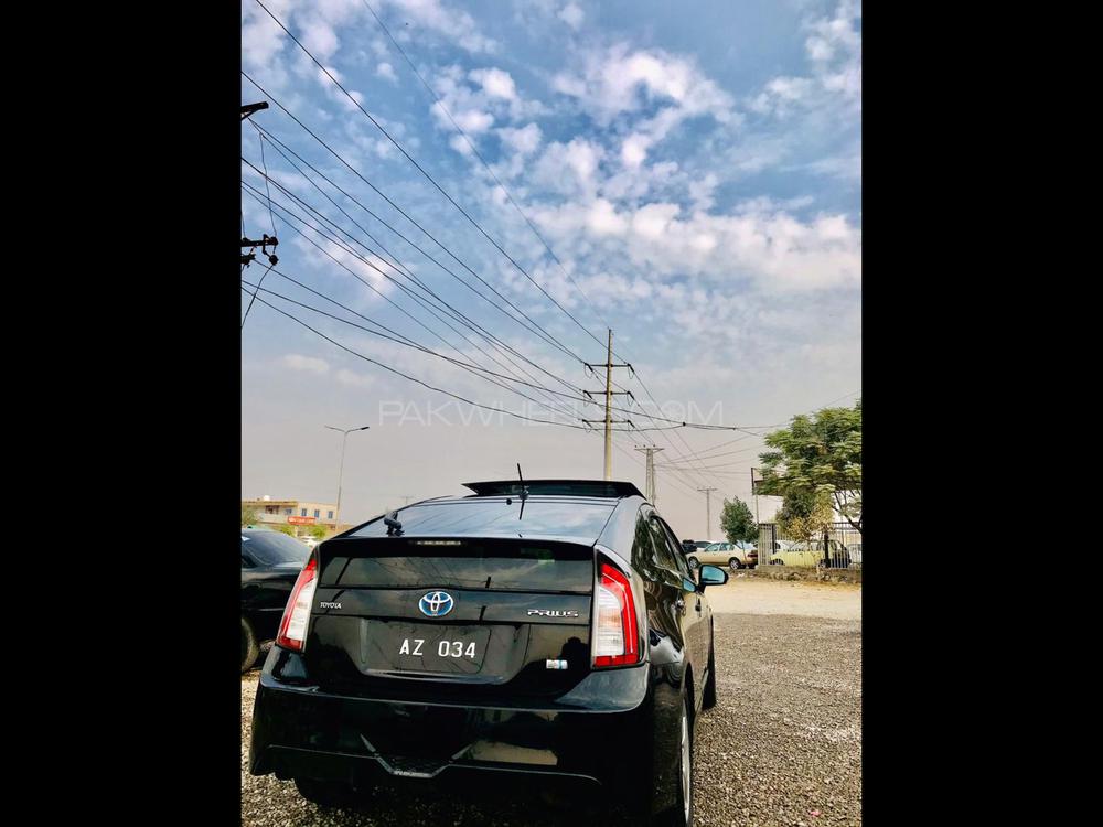 Toyota Prius 2010 for Sale in Peshawar Toyota Prius 2010 for Sale in Peshawar Image-2