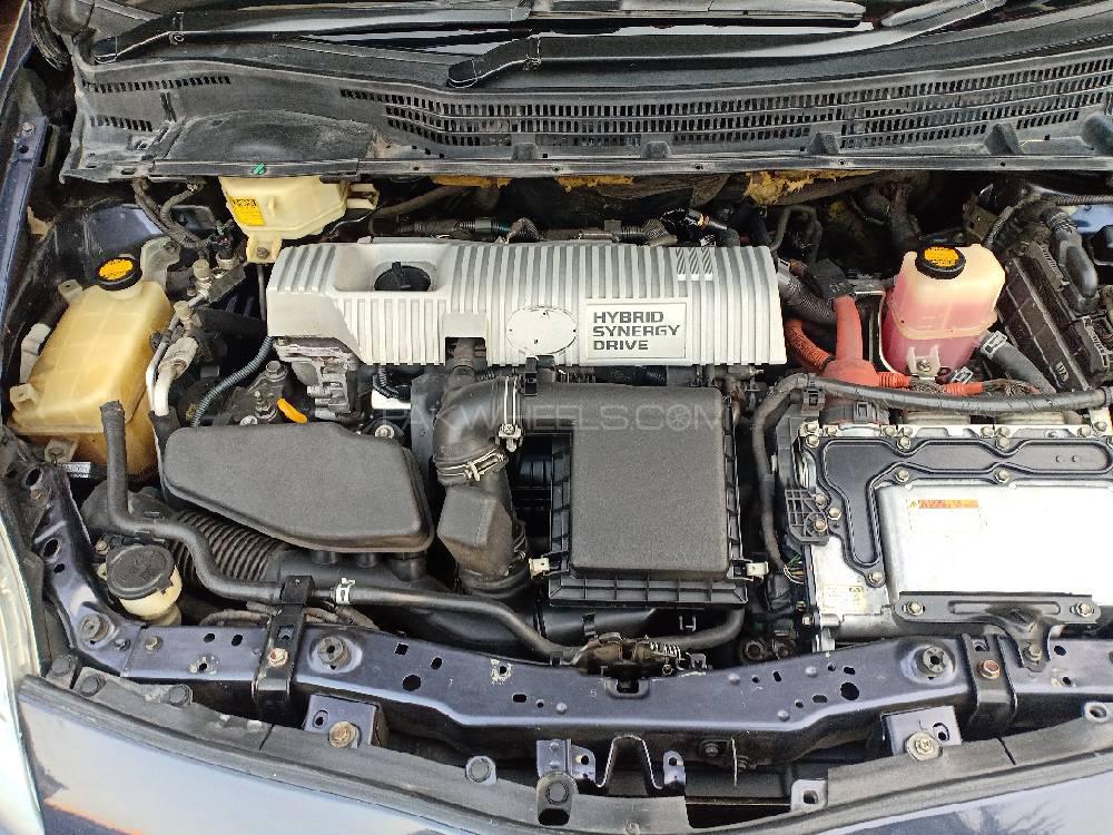 Toyota Prius 2011 for Sale in Lahore Toyota Prius 2011 for Sale in Lahore Image-12