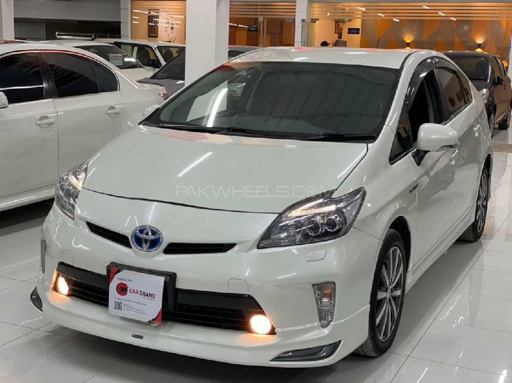 Toyota Prius 2015 for Sale in Peshawar Toyota Prius 2015 for Sale in Peshawar Image-5