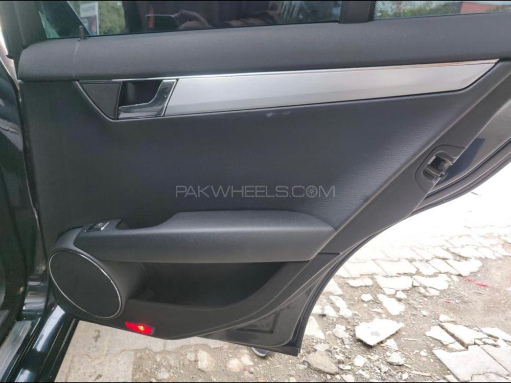 Mercedes Benz C Class 2007 for Sale in Lahore Mercedes Benz C Class 2007 for Sale in Lahore Image-9
