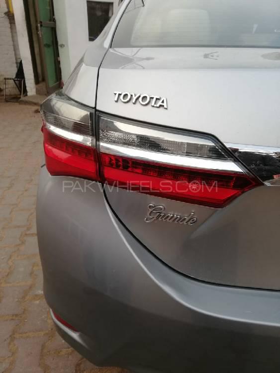 Toyota Corolla 2014 for Sale in Peshawar Toyota Corolla 2014 for Sale in Peshawar Image-9