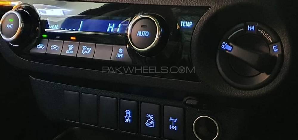 Toyota Hilux 2021 for Sale in Peshawar Toyota Hilux 2021 for Sale in Peshawar Image-12