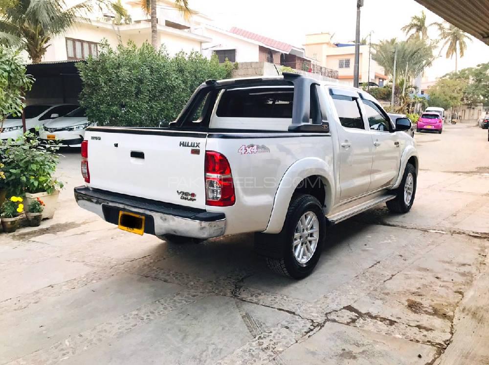 Toyota Hilux 2014 for Sale in Karachi Toyota Hilux 2014 for Sale in Karachi Image-2
