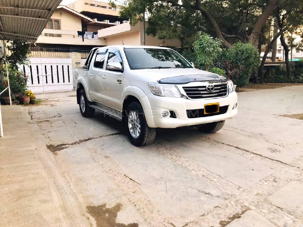 Toyota Hilux 2014 for Sale in Karachi Toyota Hilux 2014 for Sale in Karachi Image-6