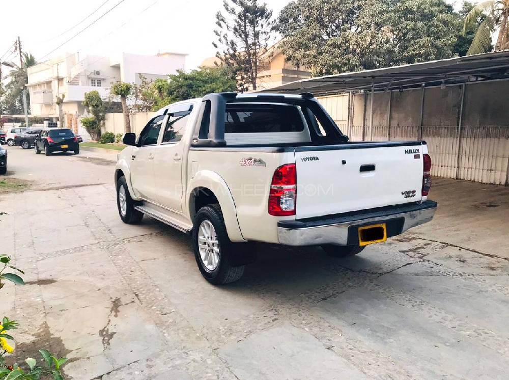 Toyota Hilux 2014 for Sale in Karachi Toyota Hilux 2014 for Sale in Karachi Image-7