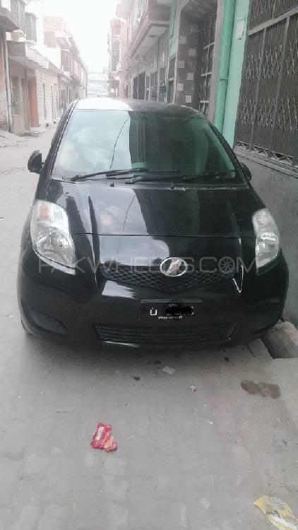 Toyota Vitz 2007 for Sale in Peshawar Image-1