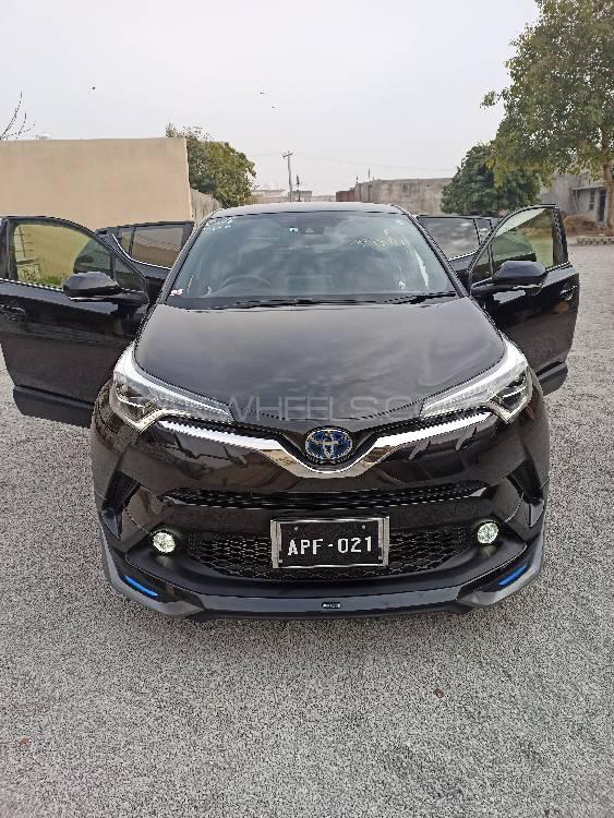 Toyota C-HR 2017 for Sale in Islamabad Image-1