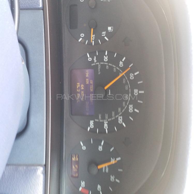 Mercedes Benz E Class 2000 for Sale in Rawalpindi Mercedes Benz E Class 2000 for Sale in Rawalpindi Image-3