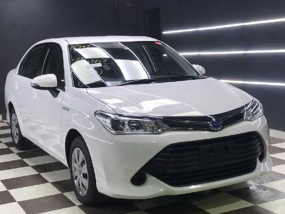 Toyota Corolla Axio 2017 for Sale in Karachi Image-1