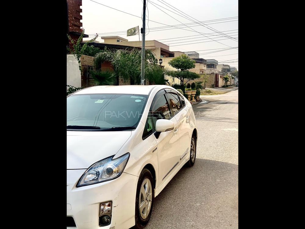 Toyota Prius 2010 for Sale in Peshawar Toyota Prius 2010 for Sale in Peshawar Image-3
