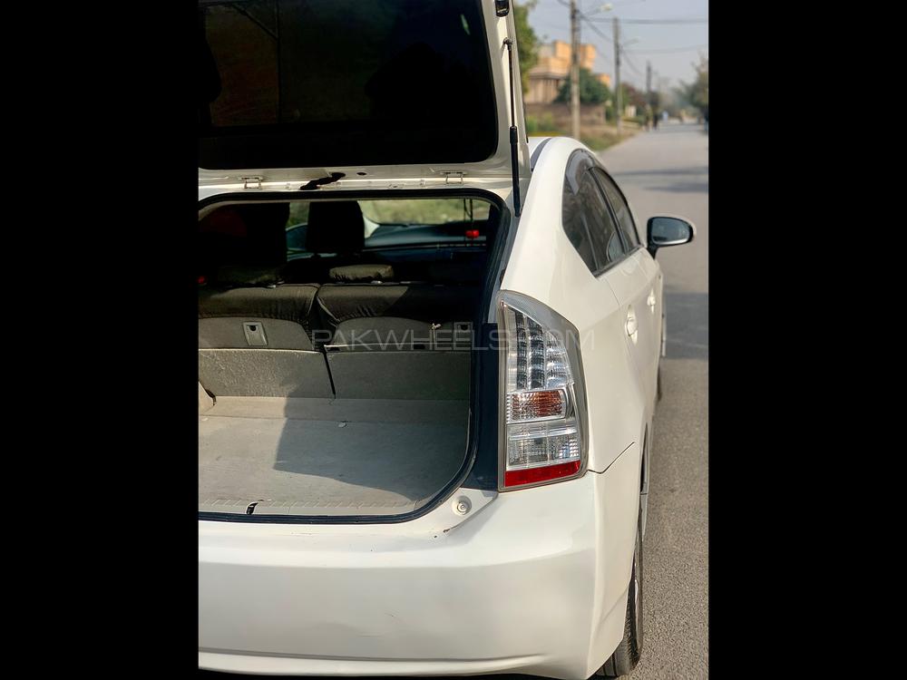 Toyota Prius 2010 for Sale in Peshawar Toyota Prius 2010 for Sale in Peshawar Image-6