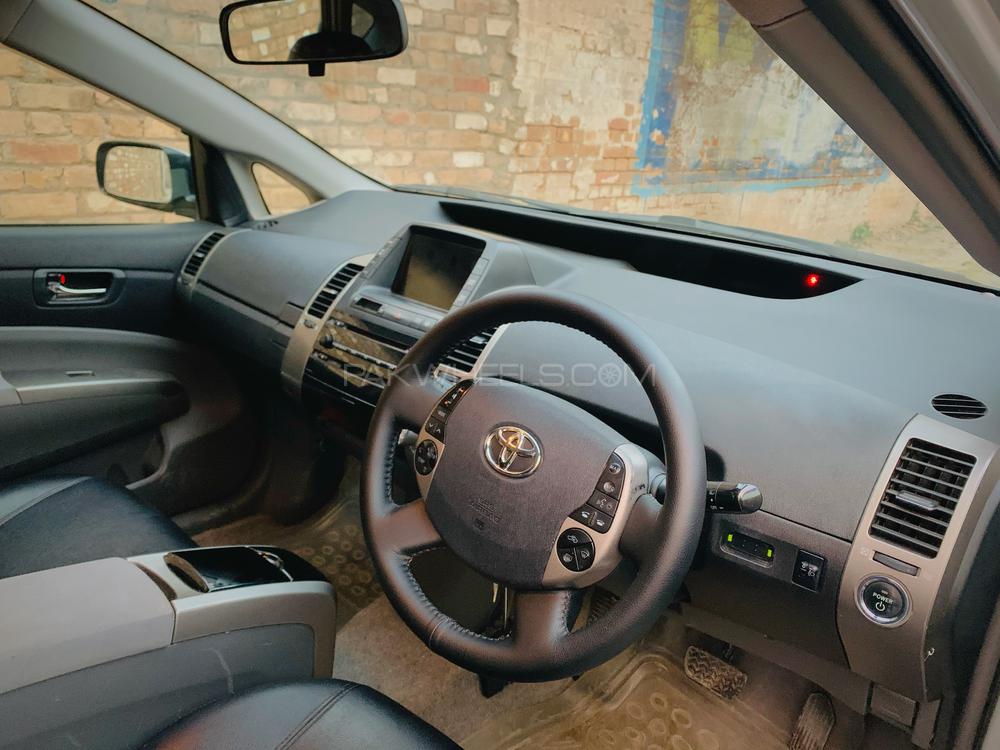 Toyota Prius 2010 for Sale in Peshawar Toyota Prius 2010 for Sale in Peshawar Image-6