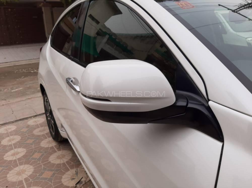 Honda Vezel 2014 for Sale in Lahore Honda Vezel 2014 for Sale in Lahore Image-9