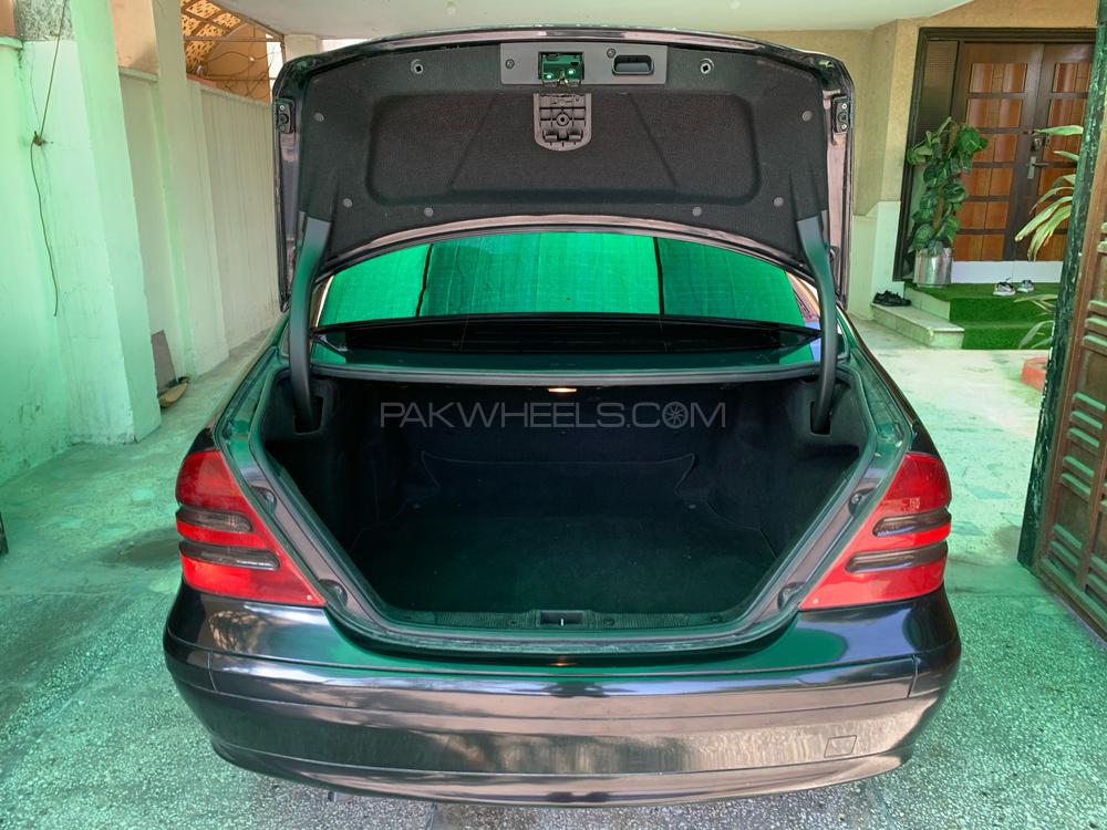 Mercedes Benz C Class 2006 for Sale in Peshawar Mercedes Benz C Class 2006 for Sale in Peshawar Image-6