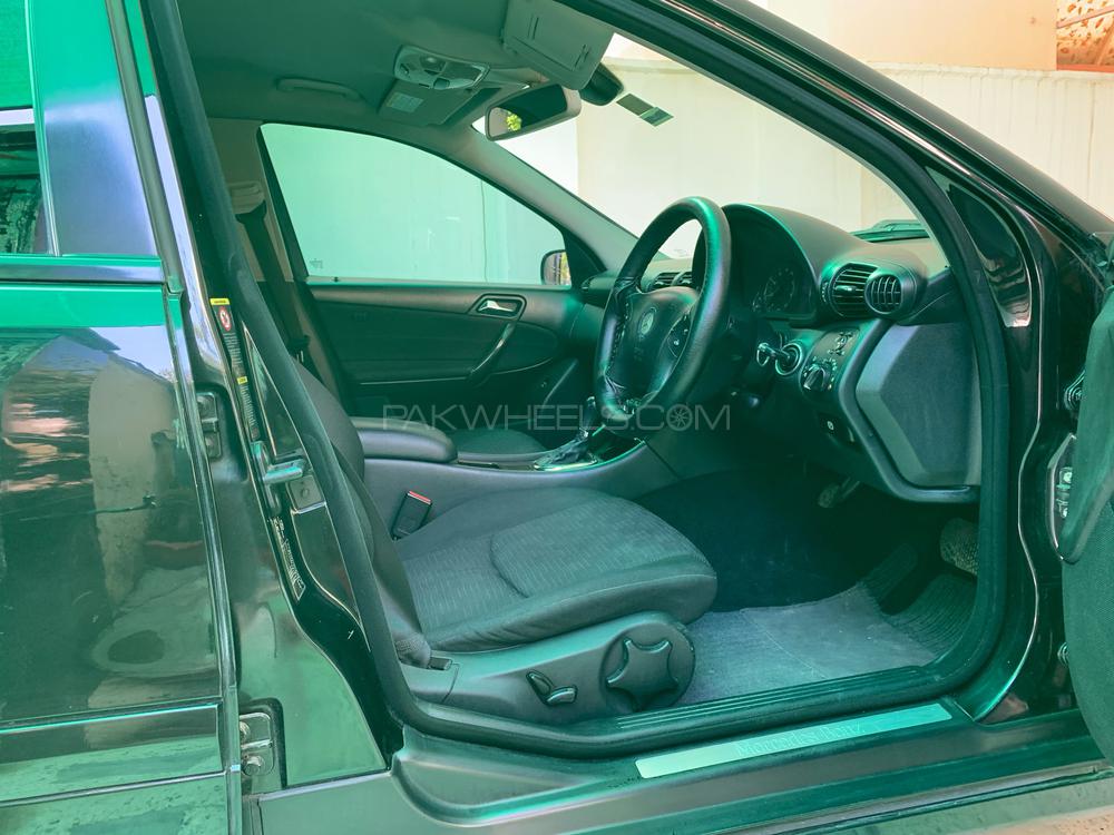 Mercedes Benz C Class 2006 for Sale in Peshawar Mercedes Benz C Class 2006 for Sale in Peshawar Image-12